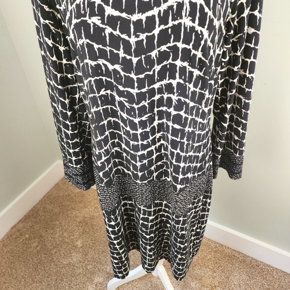 DONNA MORGAN WOMEN'S BLACK AND WHITE SHIFT DRESS SIZE 12 - Picture 3 of 8